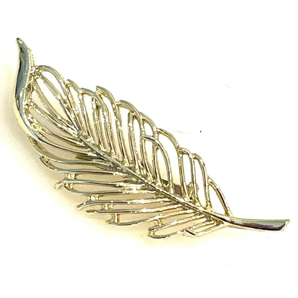 Gerrys Gold Leaf Brooch Pin 2.75